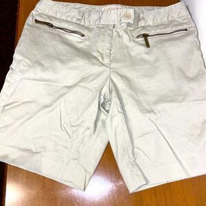 Micheal kors khaki shorts with pockets